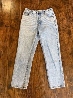 Light Wash High-Rise Straight leg jeans, size 27